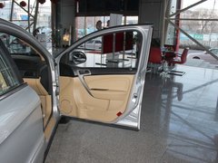 2010款 兩廂 1.6L 手動 尊貴型