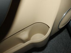 2010款 兩廂 1.6L 手動 尊貴型