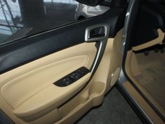 2010款 兩廂 1.6L 手動 尊貴型