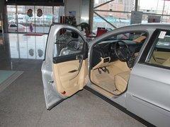 2010款 兩廂 1.6L 手動 尊貴型
