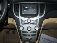 奇瑞  新A3两厢 1.6VVT MT 中控仪表台总特写