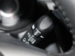 2010款 两厢 1.6L 手动 尊贵型