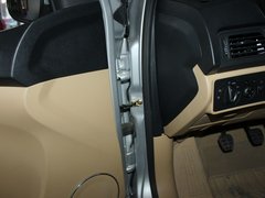 2010款 两厢 1.6L 手动 尊贵型