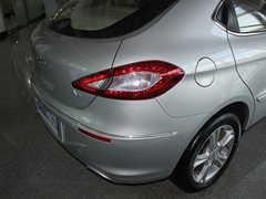 2010款 两厢 1.6L 手动 尊贵型