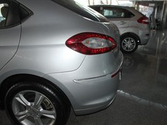 2010款 两厢 1.6L 手动 尊贵型