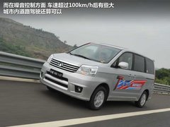 2011款 2.0 手动 舒适型 7座