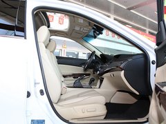 2011款 3.5L 自动 尊贵版 5座