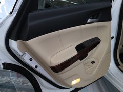 2011款 3.5L 自动 尊贵版 5座