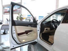 2011款 3.5L 自动 尊贵版 5座