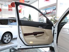 2011款 3.5L 自动 尊贵版 5座