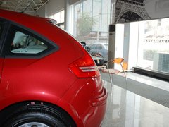 2011款 两厢 1.6 自动 炫雅型
