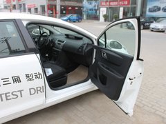 2011款 三厢 1.6L 手动 时尚型