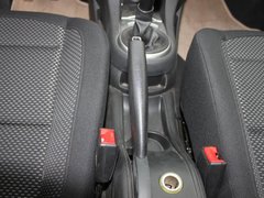 2011款 三厢 1.6L 手动 时尚型