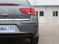 2011款 三厢 1.6L 自动 时尚型