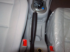 2011款 三厢 1.6L 自动 时尚型