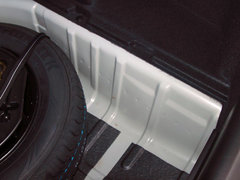2011款 三厢 1.6L 自动 时尚型