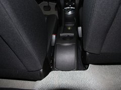 2011款 三厢 2.0L 自动 豪华型