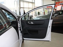2011款 三厢 2.0L 自动 豪华型