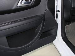 2011款 三厢 2.0L 自动 豪华型