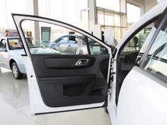 2011款 三厢 2.0L 自动 豪华型