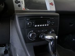 2011款 三厢 2.0L 自动 豪华型