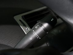 2011款 三厢 2.0L 自动 豪华型