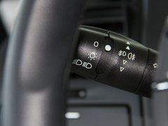 2011款 三厢 2.0L 自动 豪华型