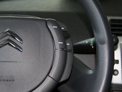2011款 三厢 2.0L 自动 豪华型