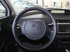 2011款 三厢 2.0L 自动 豪华型