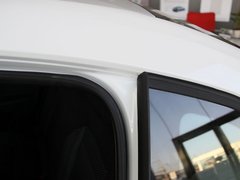 2011款 三厢 2.0L 自动 豪华型