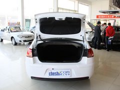 2011款 三厢 2.0L 自动 豪华型