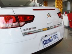 2011款 三厢 2.0L 自动 豪华型