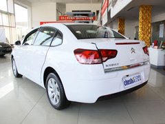 2011款 三厢 2.0L 自动 豪华型