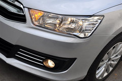 2011款 三厢 2.0L 自动 豪华型