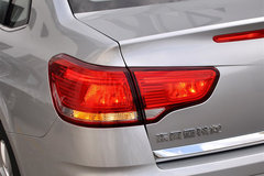 2011款 三厢 2.0L 自动 豪华型
