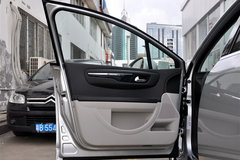 2011款 三厢 2.0L 自动 豪华型