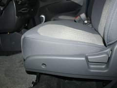 2010款 1.3L 自动 豪华型 5座