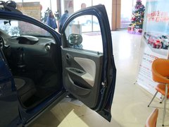 2010款 1.3L 自动 豪华型 5座
