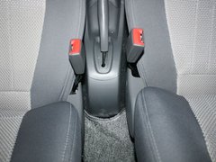 2010款 1.3L 自动 豪华型 5座