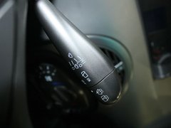 2010款 1.3L 自动 豪华型 5座