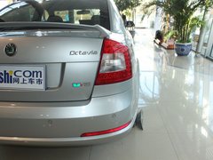 2010款 RS 2.0T 5座