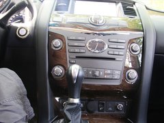 2011款 QX56 5.6L 自动 7座