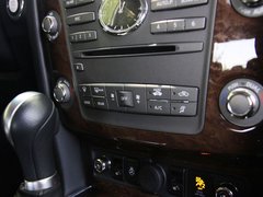 2011款 QX56 5.6L 自动 7座