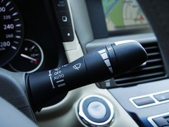 2011款 M25 2.5L 自动 豪华版