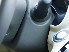 2011款 M25 2.5L 自动 豪华版