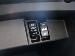 2011款 M25 2.5L 自动 豪华版