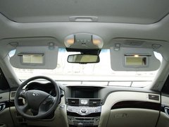 2011款 M25 2.5L 自动 豪华版