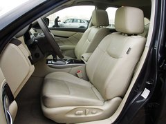 2011款 M25 2.5L 自动 豪华版