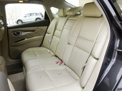 2011款 M25 2.5L 自动 豪华版