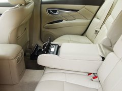 2011款 M25 2.5L 自动 豪华版